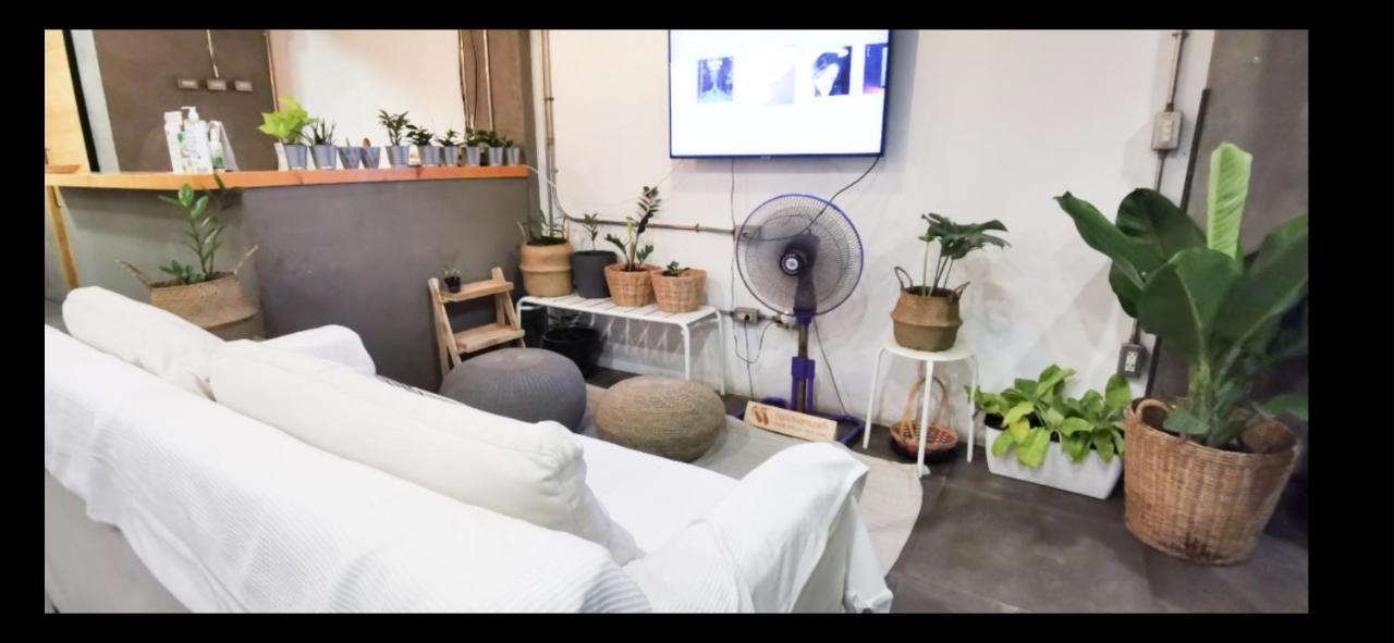 Jellyfish Hostel Джомтьен Экстерьер фото