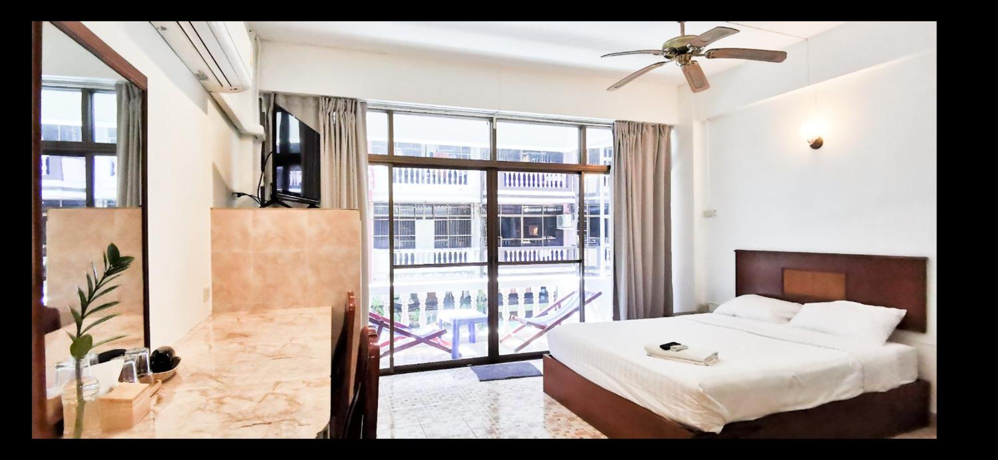 Jellyfish Hostel Джомтьен Номер фото