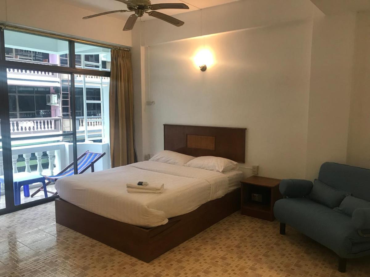 Jellyfish Hostel Джомтьен Экстерьер фото