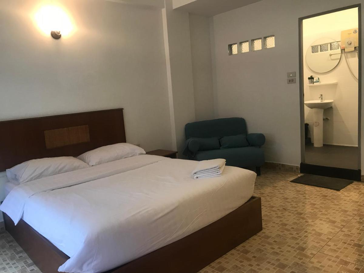 Jellyfish Hostel Джомтьен Экстерьер фото